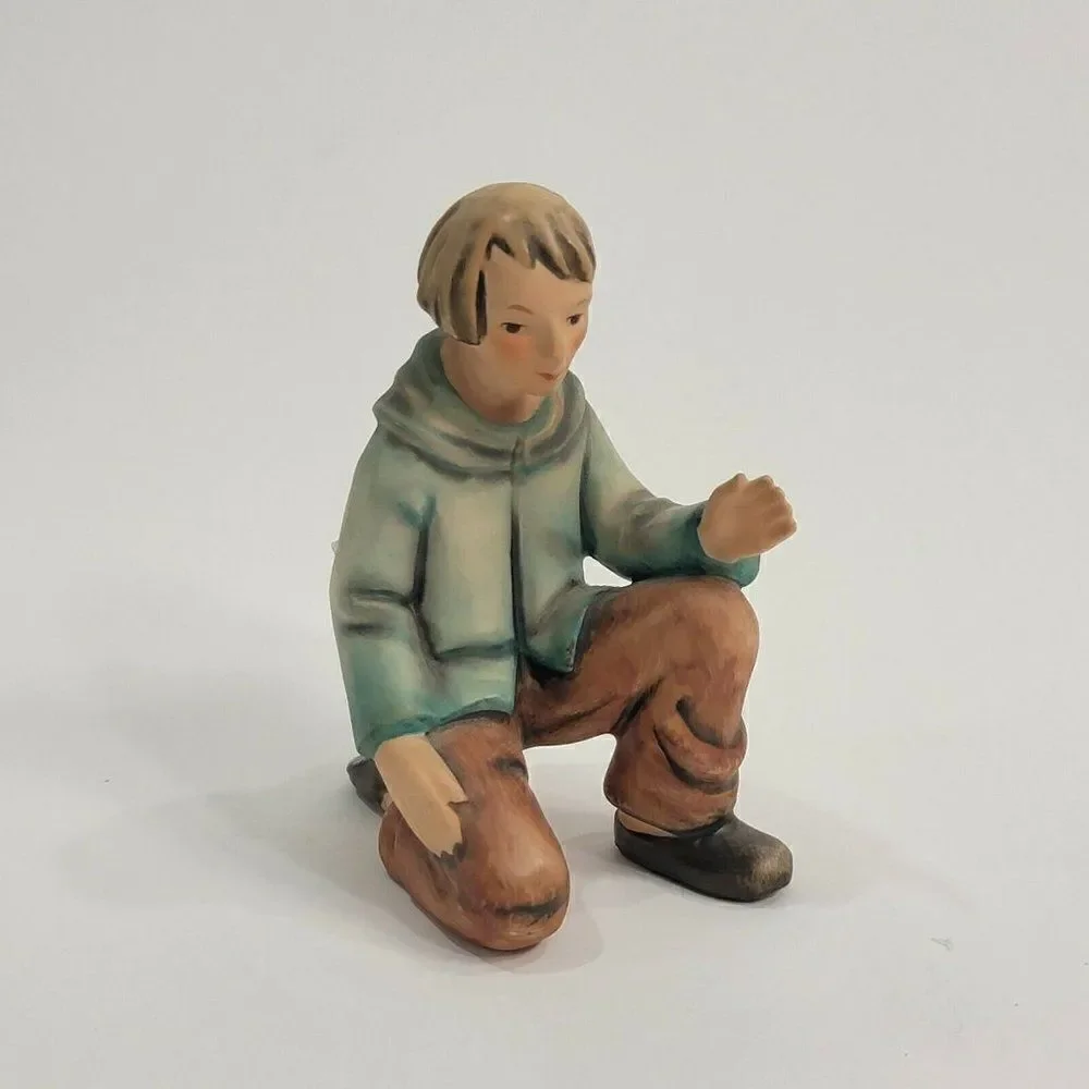 Goebel Kneeling Shepherd Boy 1951 214/G Nativity Piece
